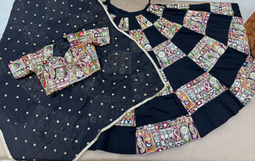 BLACK GAMTHI CHANIYA CHOLI