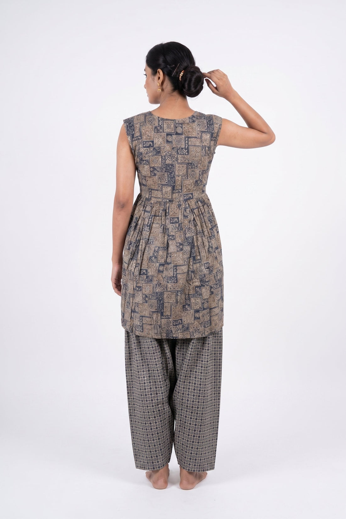 Geometric Printed Kurta Palazzo Dupatta Set