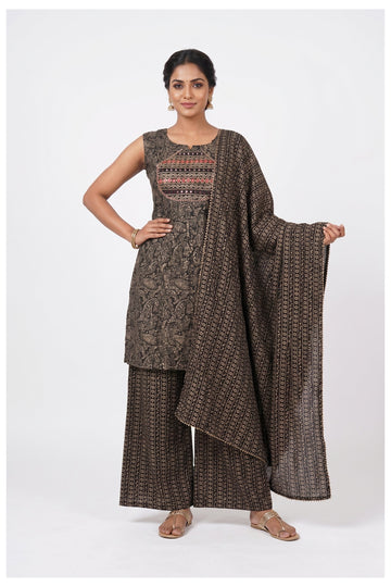 Elegant Black Printed Sleeveless Kurta Set