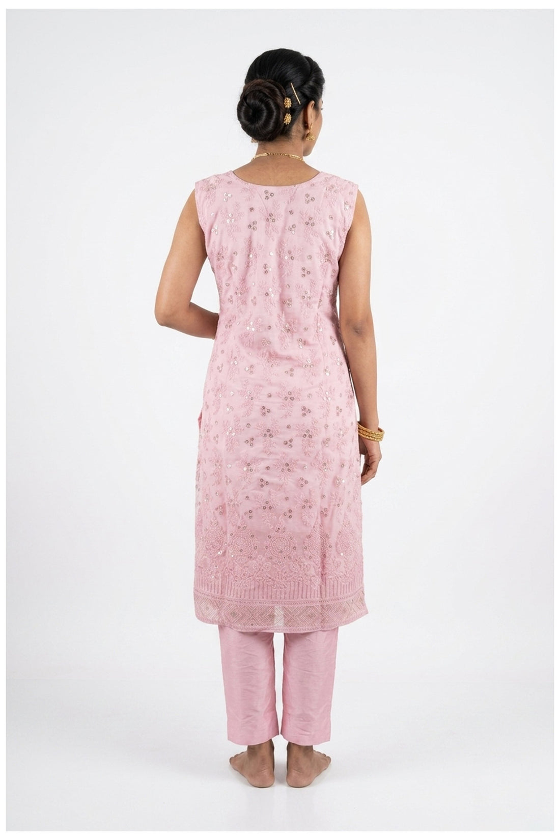 Blush Pink Embroidered Kurta Pant Set With Bandhani Dupatta