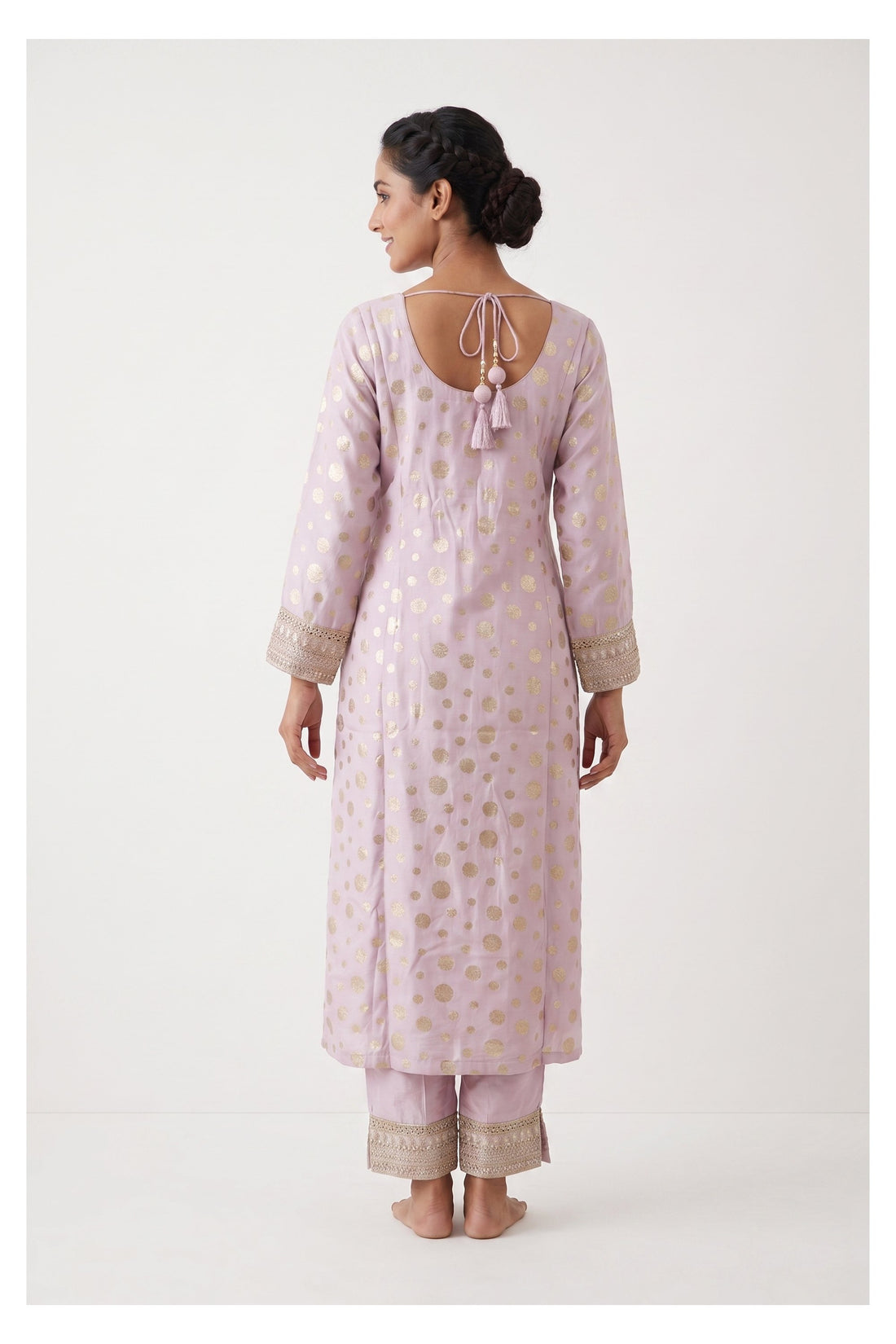 Lavender Embroidered Festive Suit Set With Organza Dupatta