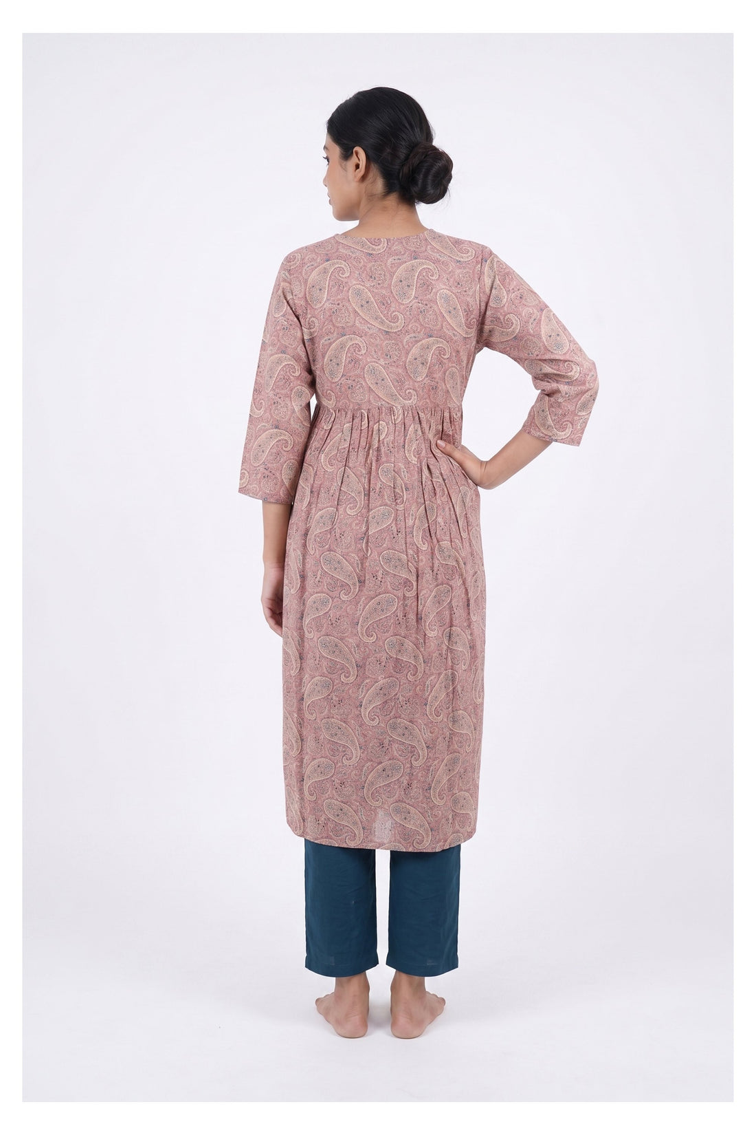 Paisley Print Kurta Set With Ombre Dupatta