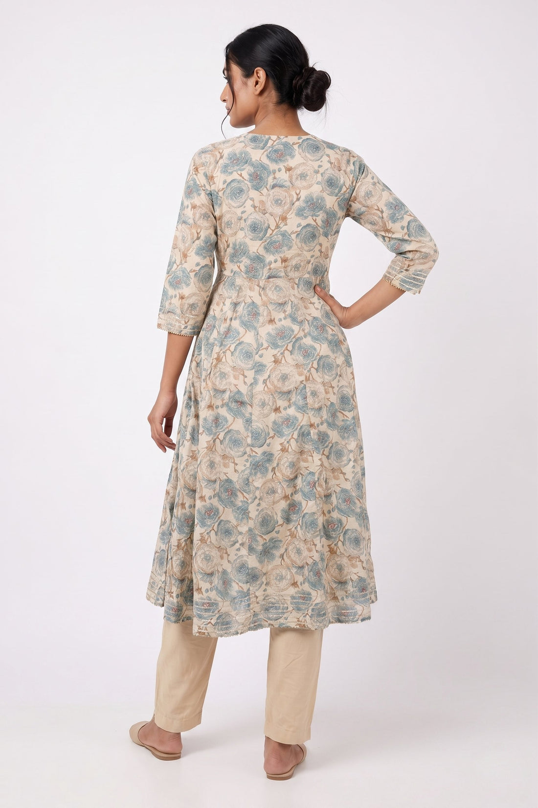 Aqua Bloom Printed Kurta Set With Shaded Dupatta