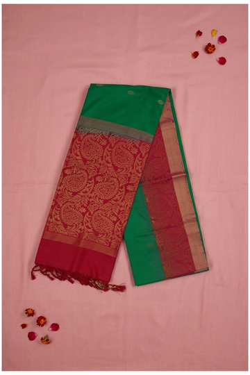 Royal Emerald Green Banarasi Pure Silk Saree With Rich Paisley Zari Pallu