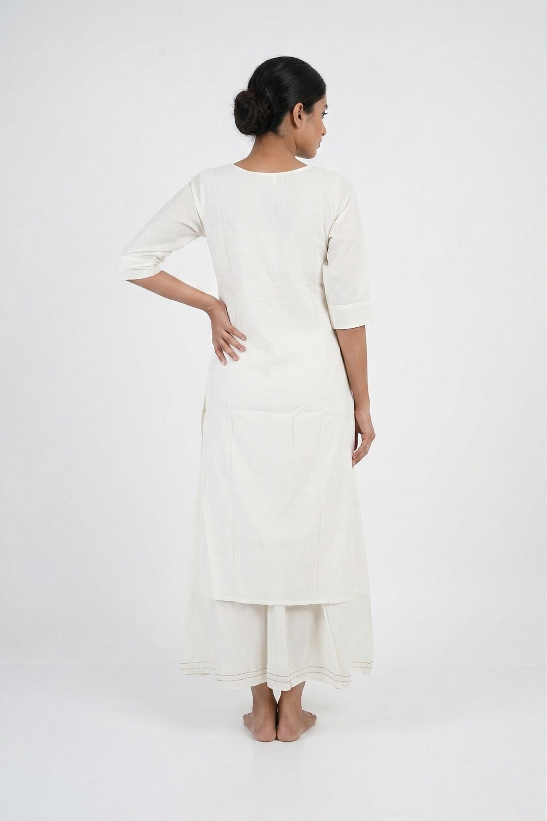 Ivory Embroidered Kurta Set With Pink Banarasi Dupatta