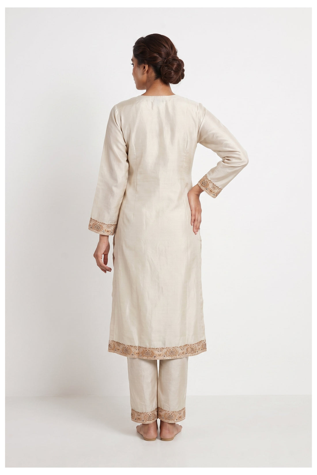 Ivory Embroidered Kurta Pant Set With Dupatta