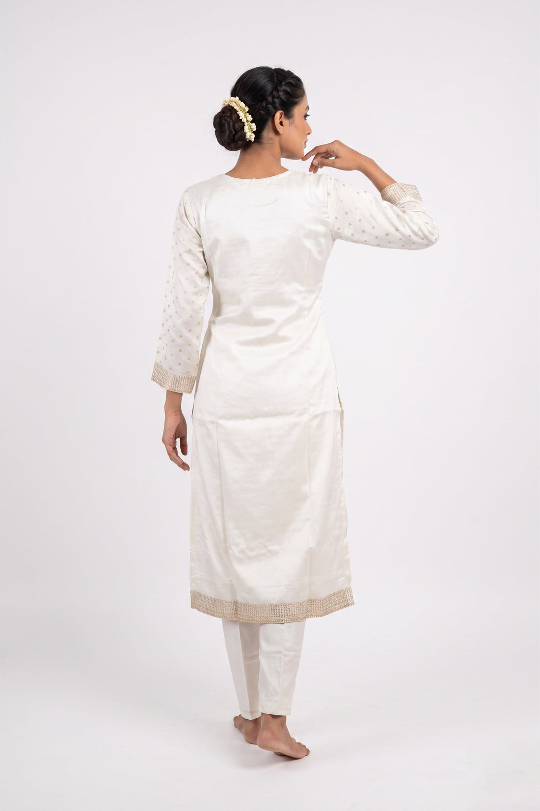 Ivory Grace Embroidered Kurta Dupatta Set
