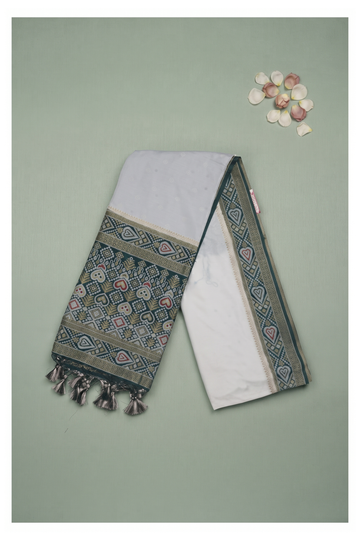 White Banarasi Art Silk Saree For Weddings And Parties