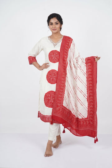 Ivory Red Bandhej Inspired Kurta Set With Dupatta