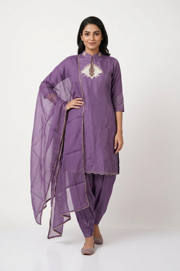 Elegant Lavender Embroidered Indo-Western Kurta Set With Dupatta