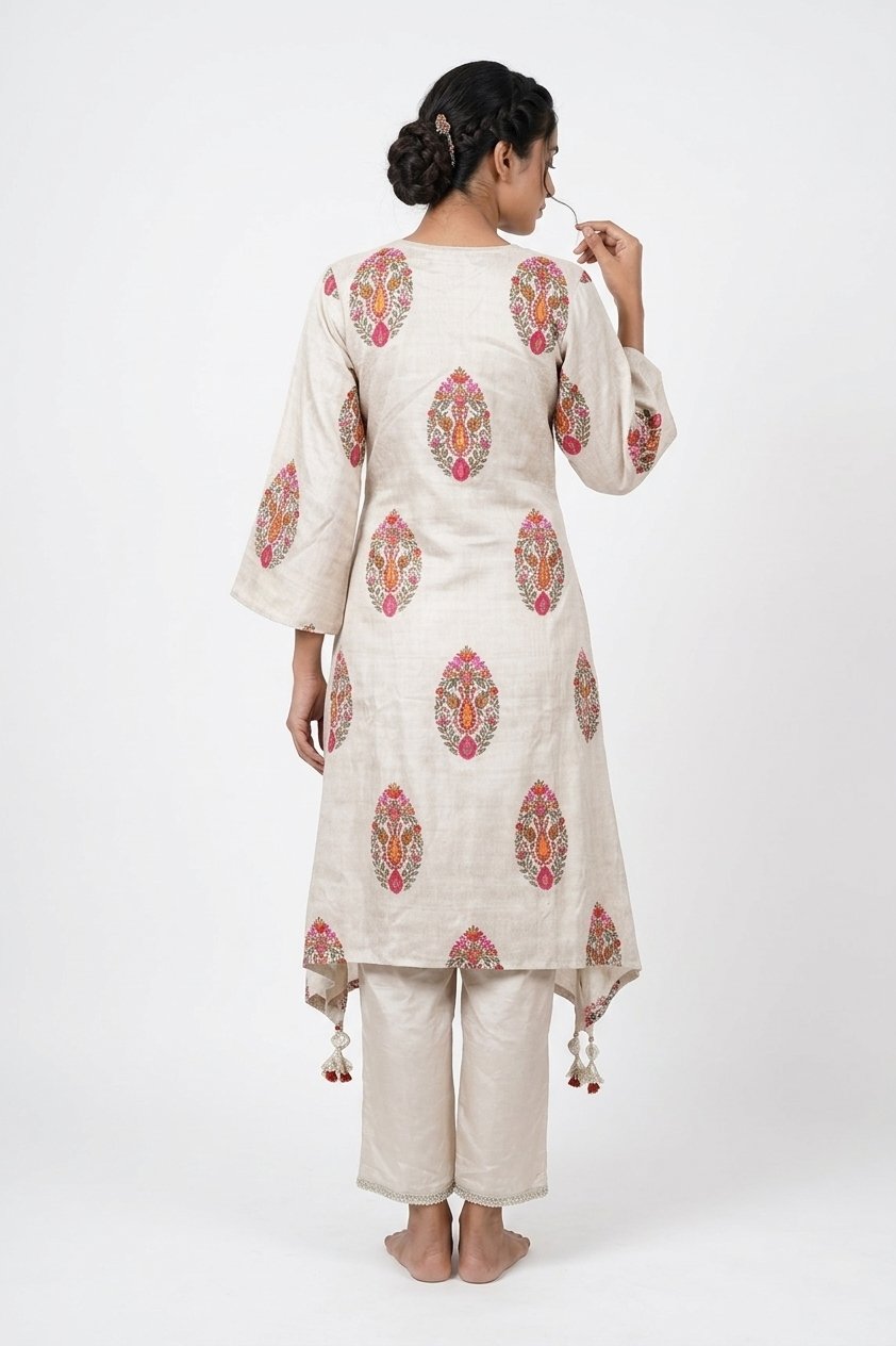 Ivory Kashmiri Floral Designer Kurta Pant Set With Dupatta