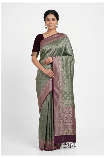 Deep Green Banarasi Silk Saree With Hand Work Weaving