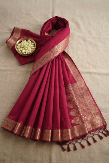 Elegant Deep Magenta Handloom Saree With Rich Golden Zari Pallu