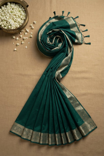 Emerald Green Handloom Cotton Silk Saree With Elegant Zari Border