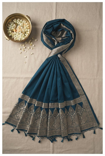 Elegant Peacock Blue Handloom Cotton Silk Saree With Intricate Zari Pallu