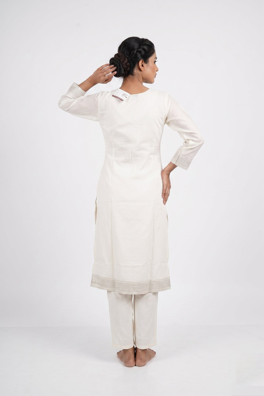 Ivory Elegance Handcrafted Kurta Set With Dupatta