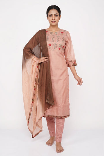 Blush Pink Floral Embroidered Kurta Set With Dual Tone Dupatta