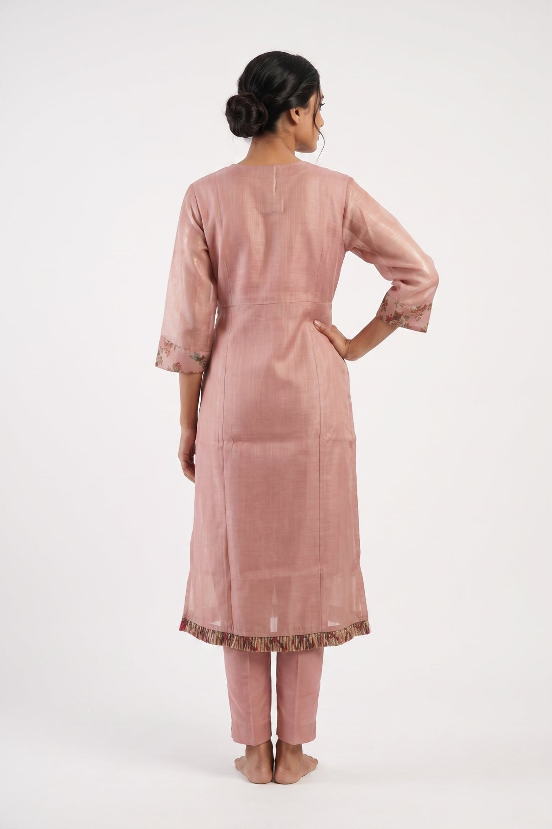 Blush Pink Floral Embroidered Kurta Set With Dual Tone Dupatta