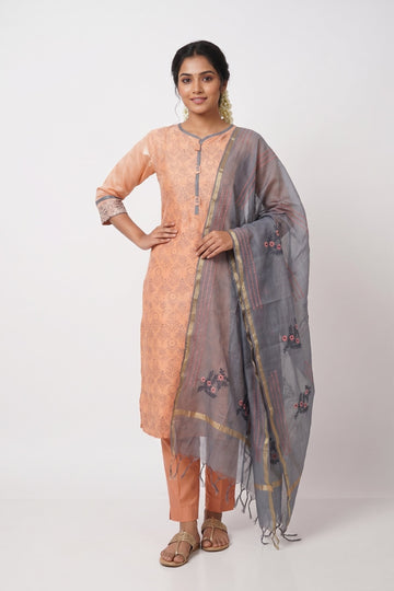 Peach Blossom Straight Kurta Set With Grey Dupatta